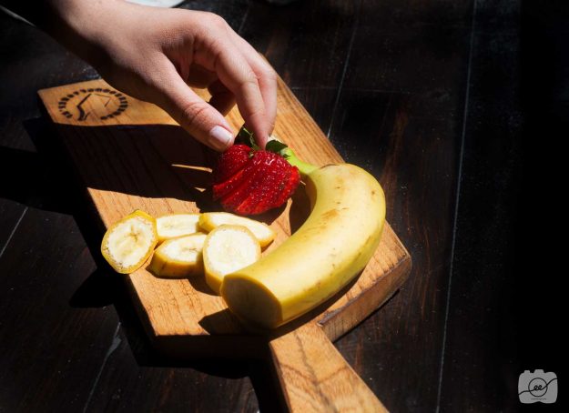 Emilee-Wright-How-to-stage-a-product-photography-shot-cutting-board