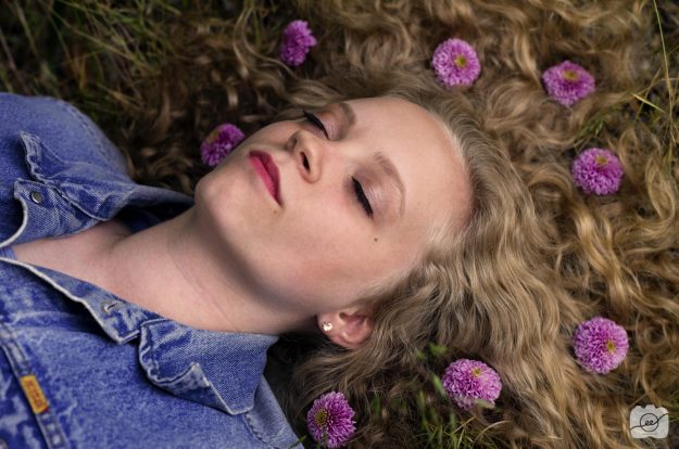 Emilee-Wright-Hair-with-Flowers