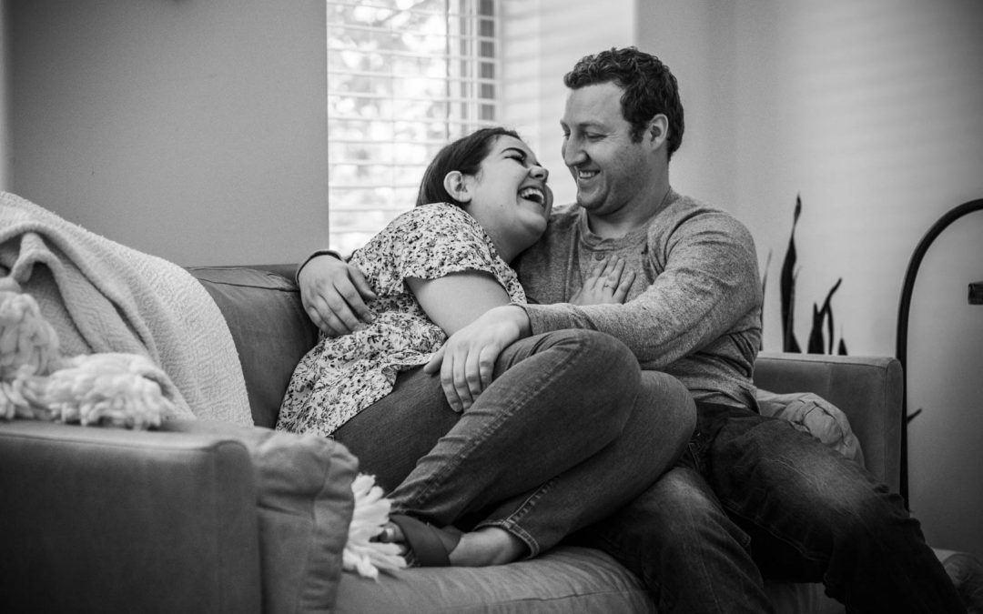 Emilee-Wright-Taylor-Brett-In-Home-Engagement-Photo